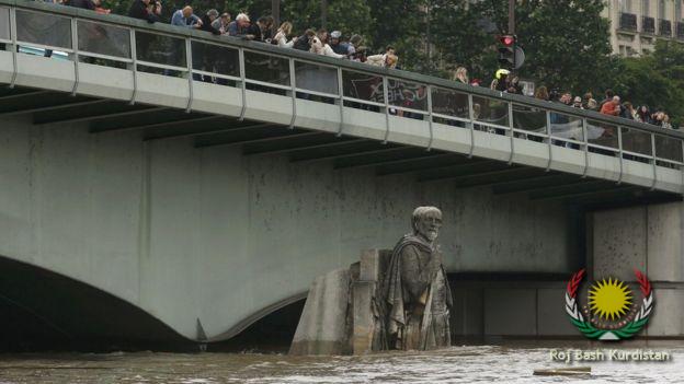 Paris Flood6