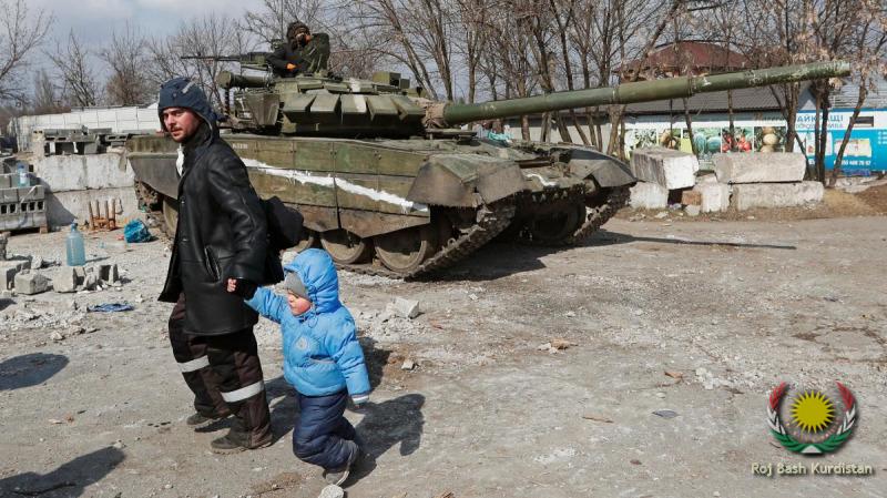 sundaytimes man childinblue russian tank