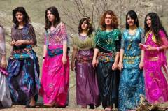 kurdish girls dancing
